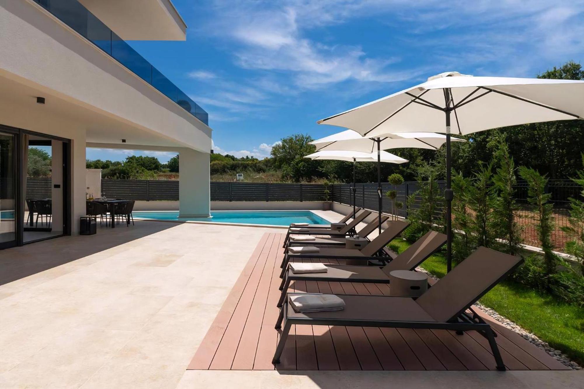 Luxurioese Villa Perla Mit Pool Und Jacuzzi Poreč Eksteriør billede