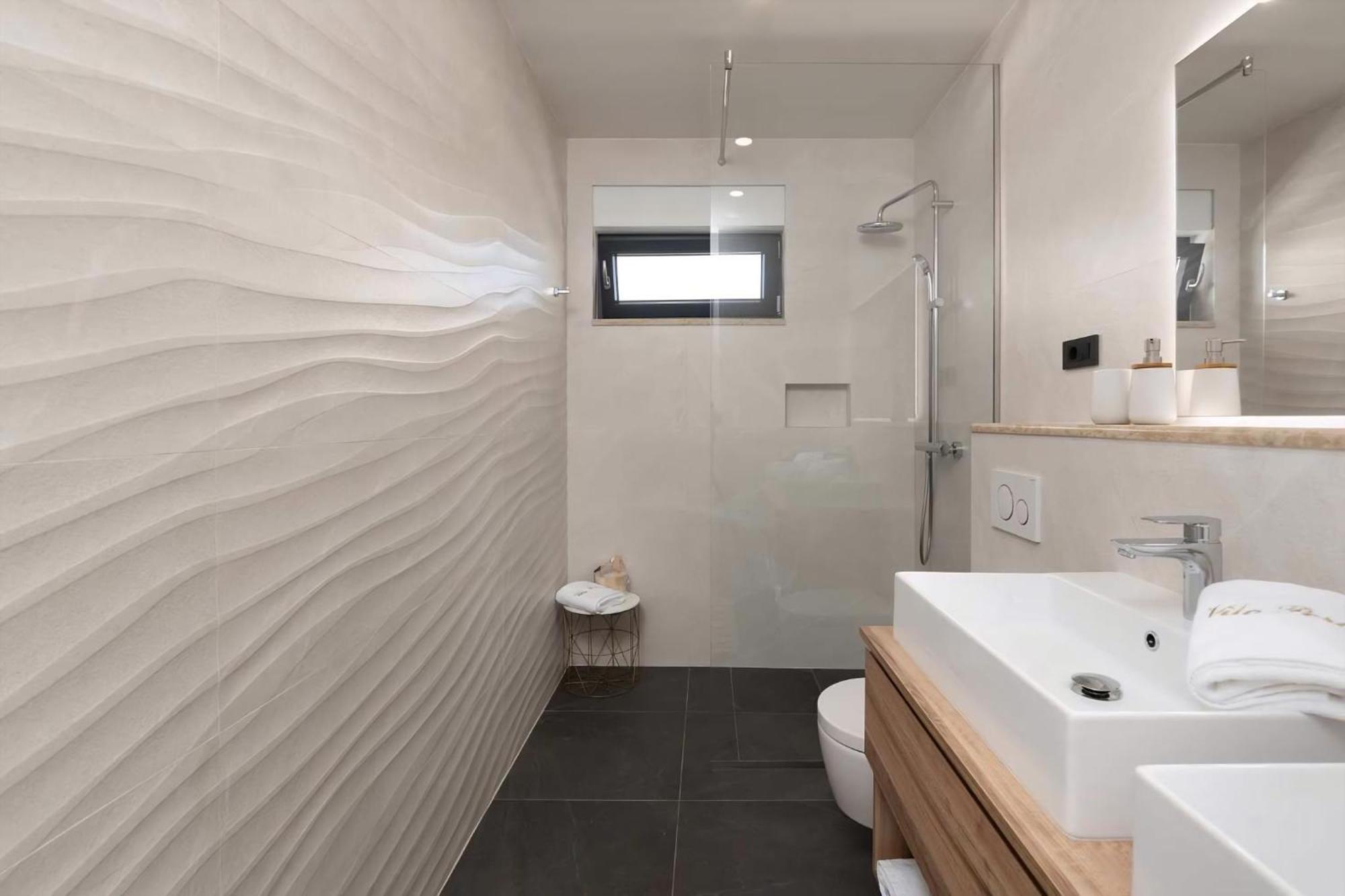 Luxurioese Villa Perla Mit Pool Und Jacuzzi Poreč Eksteriør billede