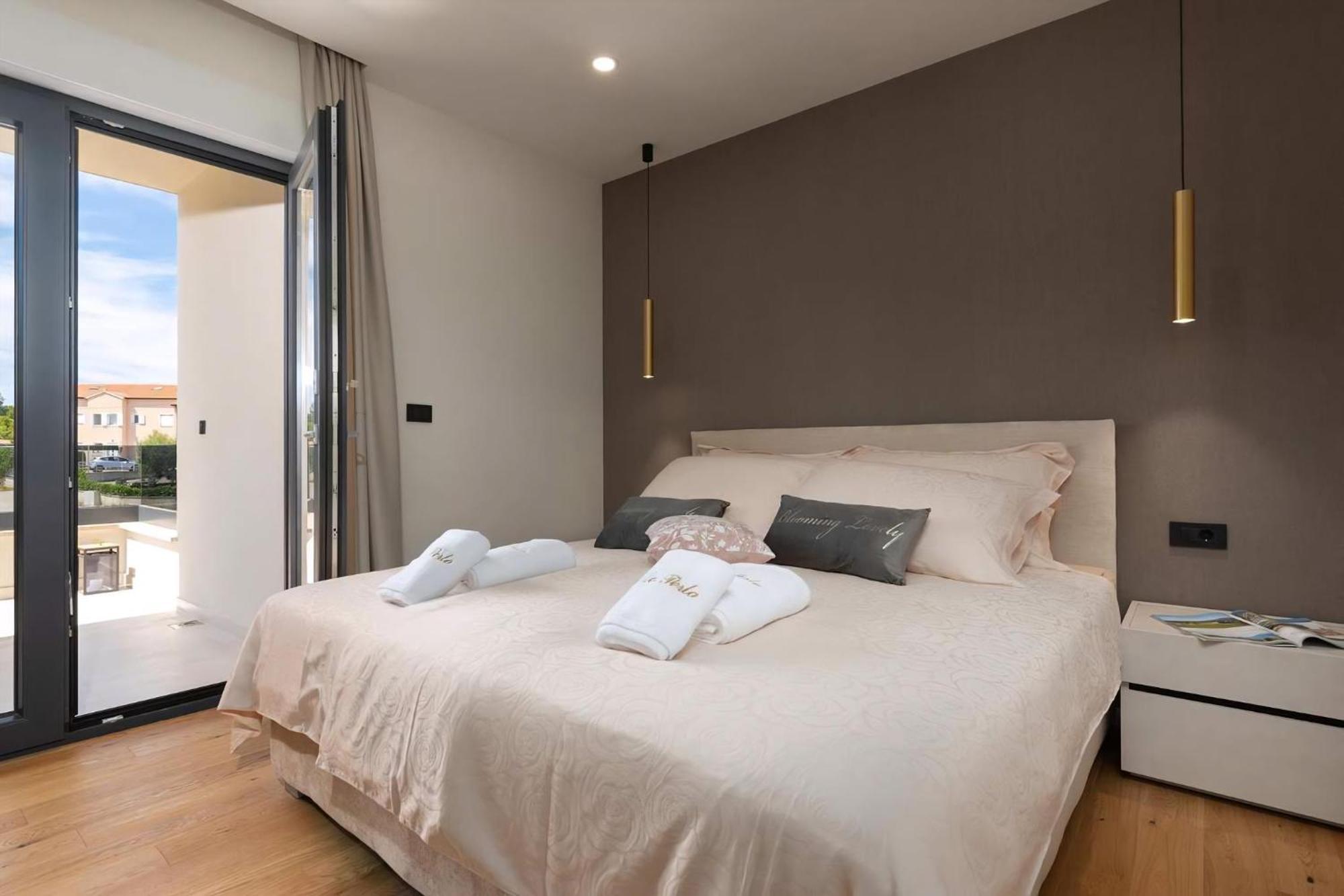 Luxurioese Villa Perla Mit Pool Und Jacuzzi Poreč Eksteriør billede