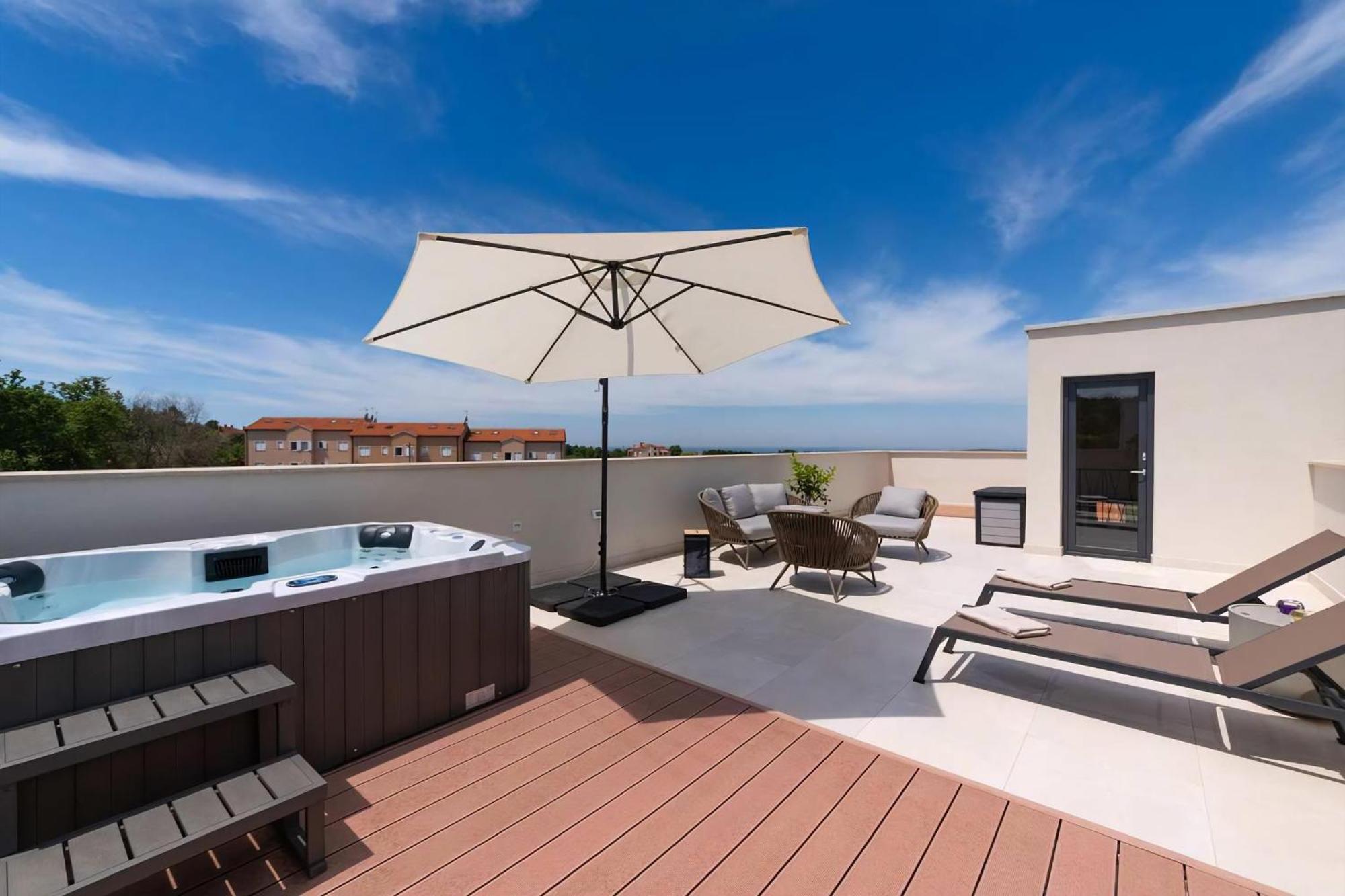 Luxurioese Villa Perla Mit Pool Und Jacuzzi Poreč Eksteriør billede