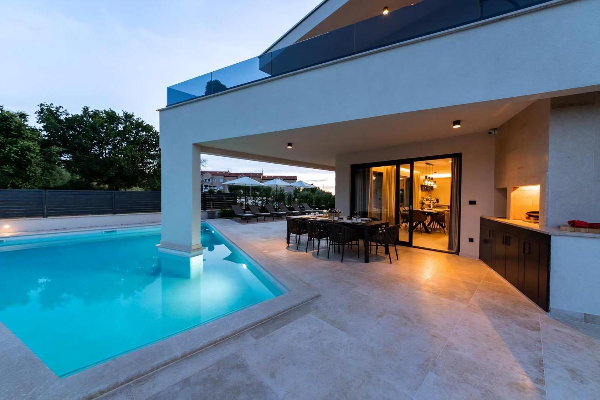 Luxurioese Villa Perla Mit Pool Und Jacuzzi Poreč Eksteriør billede